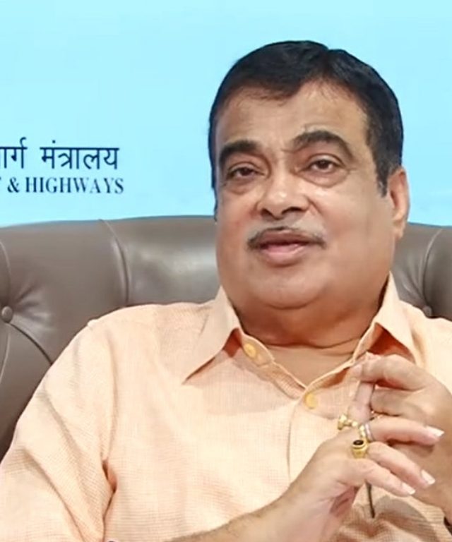 Nitin Gadkari : दुचाकी चालकांकडून कोणत्याही टोल घेतला जाणार नाही, नितीन गडकरी यांची सोशल मीडियावरती पोस्ट...