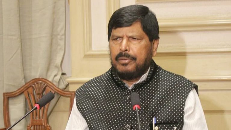 Ramdas Athawale : हिंदी ही राष्ट्रभाषा आहे आणि तिला विरोध करणं योग्य नाही, रामदास आठवलेंची प्रतिक्रिया...