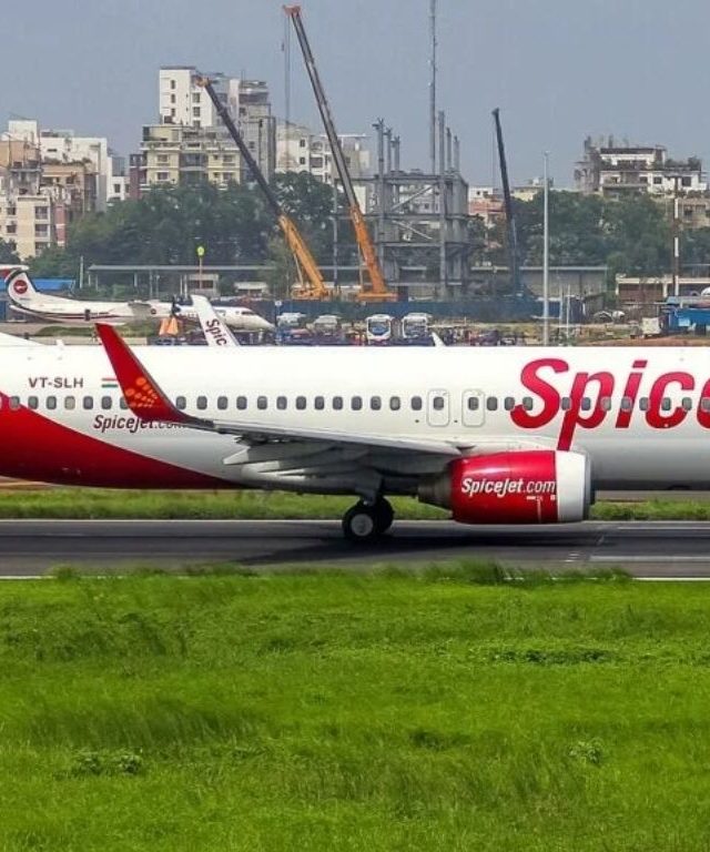 Spice Jet Q4 Results: स्पाईस जेटचा तिमाही निकाल जाहीर कंपनीच्या नफ्यात १२ पटीने वाढ या तिमाहीत करोत्तर नफा ३२४.८७ कोटी