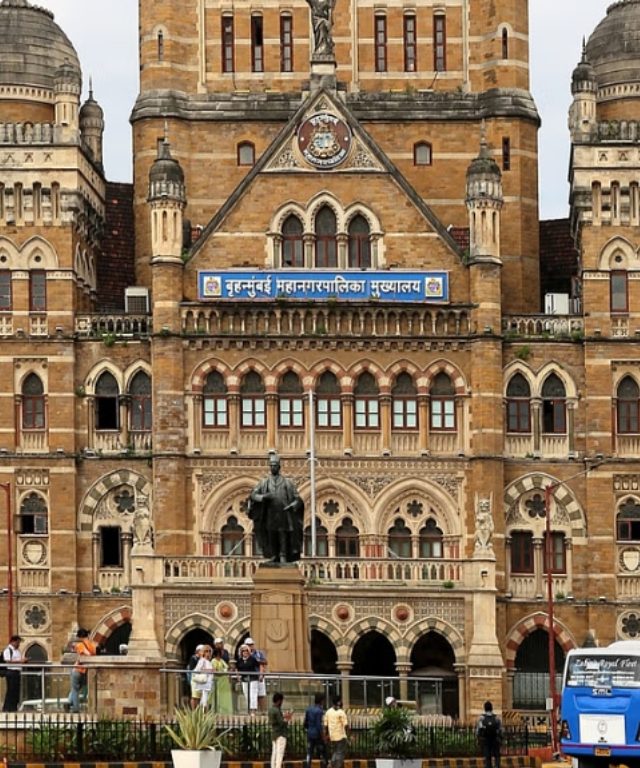 BMC : प्रतिष्ठित इमारतींना सौंदर्य बहाल करणार, इमारतीचा ५० टक्के भाग खुला, मनपाचे नवीन धोरण