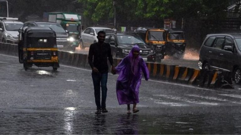 Mumbai rain मुंबई शहर जिल्ह्यात १४२ मिमी पाऊस,  मुंबई - पुण्यासाठी २४ तास धोक्याचे....