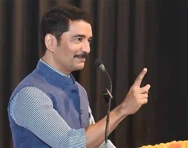 मनाने, शरीराने सुदृढ राहिलात, तरच आयुष्याची लढाई जिंकाल