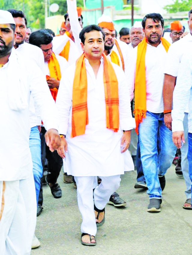 जिल्ह्याच्या विकासासाठी आत्मविश्वासाला कृतीची जोड देणारा नेता...
