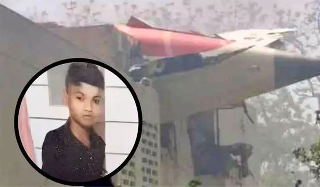 विमान अपघातात १५ वर्षीय आकाशचा मृत्यू, आई गंभीर जखमी