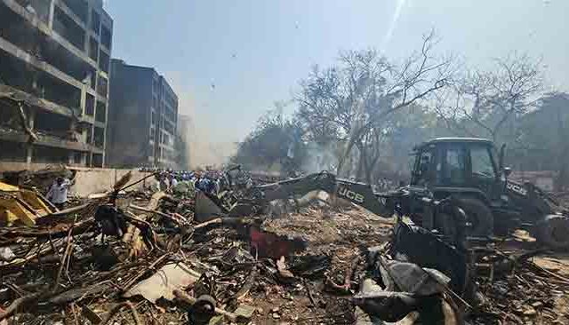 Ahmedabad plane crash: टाटा सन्स मृतकांच्या वारसांना देणार १ कोटींची मदत
