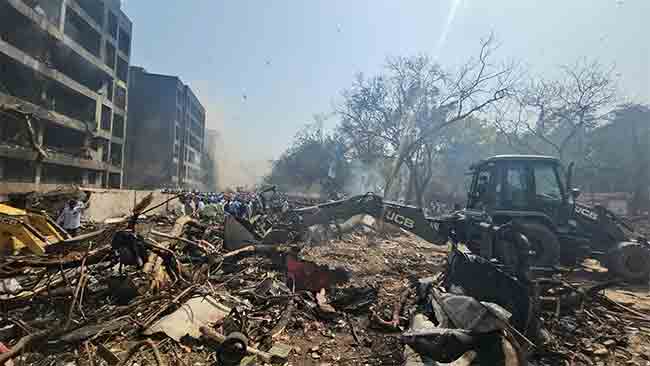 Ahmedabad plane crash: टाटा सन्स मृतकांच्या वारसांना देणार १ कोटींची मदत