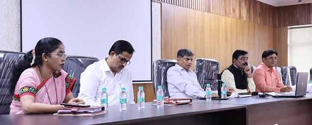 शासनाच्या योजनांची  प्रभावीपणे अंमलबजावणी करा