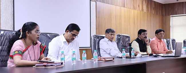 शासनाच्या योजनांची  प्रभावीपणे अंमलबजावणी करा