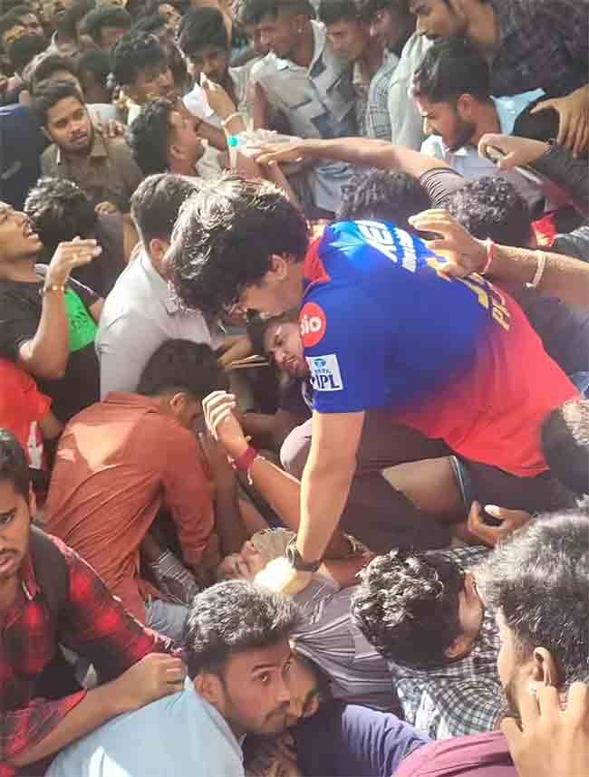 Bangalore stampede : ‘पोलीस हे काही देव अथवा जादूगार नाहीत’,  बंगळुरू चेंगराचेंगरीसाठी RCB जबाबदार