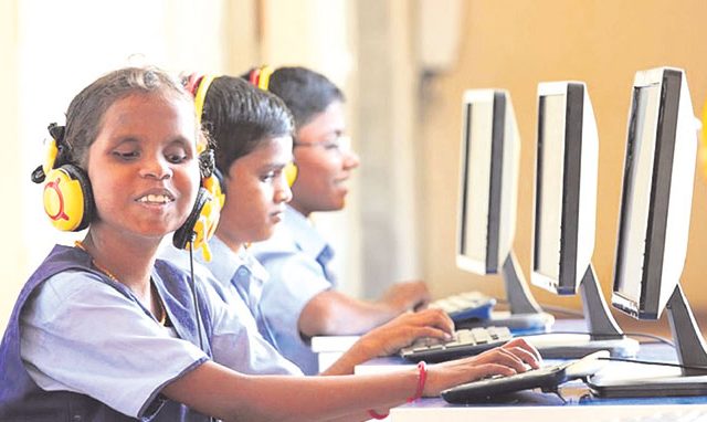 अंध बालकांचा डोळस प्रवास