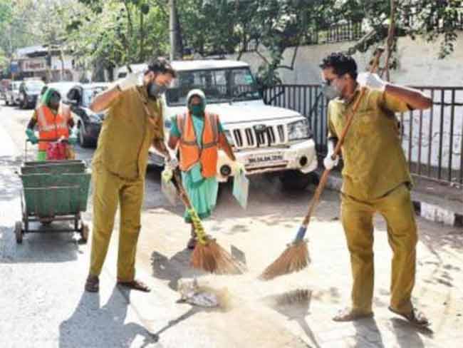 जुन्या कंत्राटी सफाई  कामगारांना सेवेत सामावून घ्या