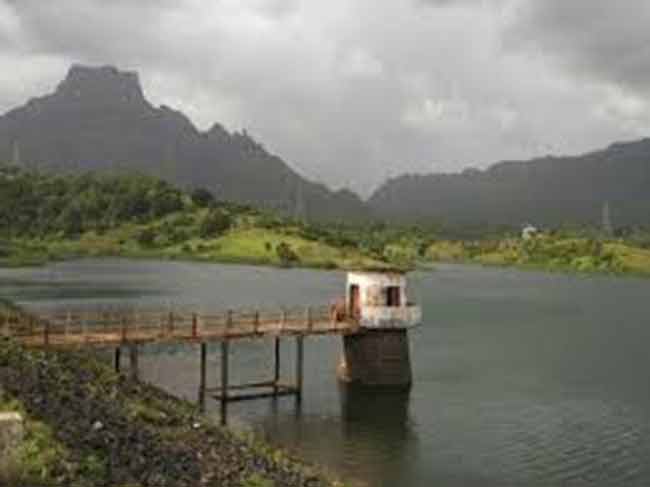 मुसळधारांमुळे देहरंग धरण ‘तुडुंब’