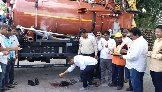 चेंबर, ड्रेनेज लाईनच्या साफसफाईसाठी दोन नवीन अत्याधुनिक वाहने