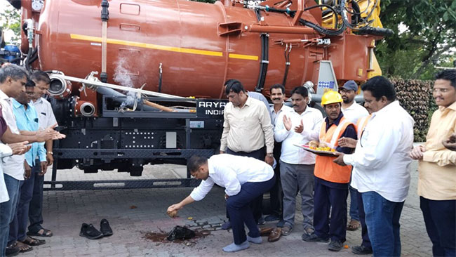 चेंबर, ड्रेनेज लाईनच्या साफसफाईसाठी दोन नवीन अत्याधुनिक वाहने