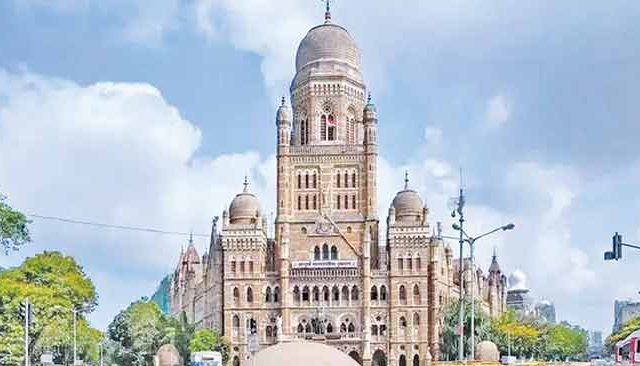 मुंबईचे अतिरिक्त आयुक्त अजूनही  ठाण्यातील एमआयडीसीच्या निवासस्थानातच