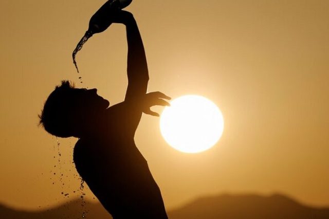 उत्तर भारतात उष्णतेची लाट, नागरिक पाहताहेत पावसाची वाट