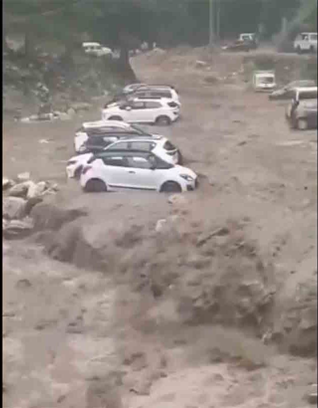 हिमाचल प्रदेश : नैसर्गिक आपत्तीमुळे ६३ जणांचा मृत्यू, ४० बेपत्ता