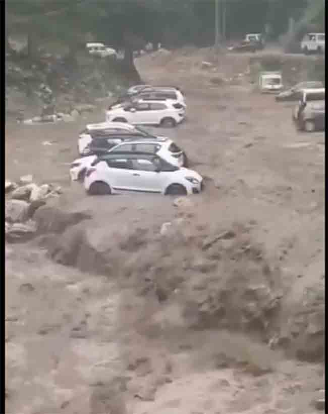 हिमाचल प्रदेश : नैसर्गिक आपत्तीमुळे ६३ जणांचा मृत्यू, ४० बेपत्ता