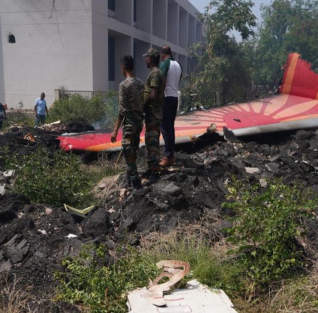 Ahmedabad plane crash : विमान अपघातात आतापर्यंत २७० मृतदेह आढळले, ७ जणांची ओळख पटवण्यात यश