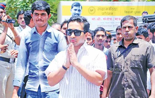 उत्तुंग विचार आणि व्हिजन असलेले नेतृत्व