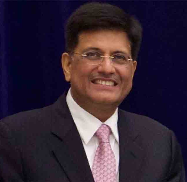 केंद्रीय मंत्री पियुष गोयल फ्रान्स दौऱ्यावर, इटलीला देणार भेट