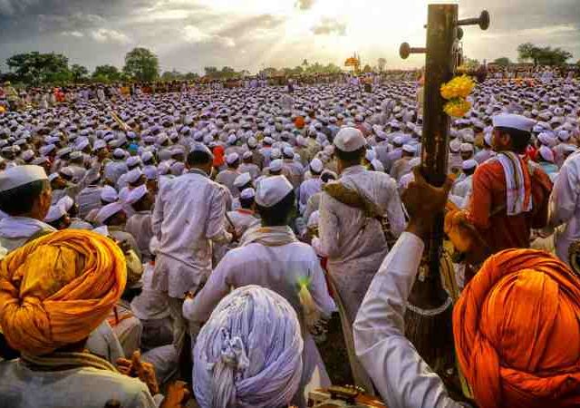 विठ्ठल दर्शनाची आस अधुरीच राहिली! दोन वारकऱ्यांचा विजेचा शॉक लागून मृत्यू