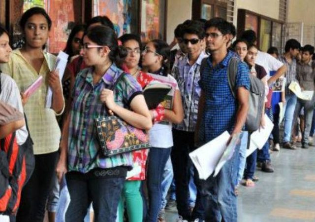 अकरावी प्रवेश प्रक्रियेतील गोंधळामुळे पालक संतप्त; विद्यार्थी तणावाखाली