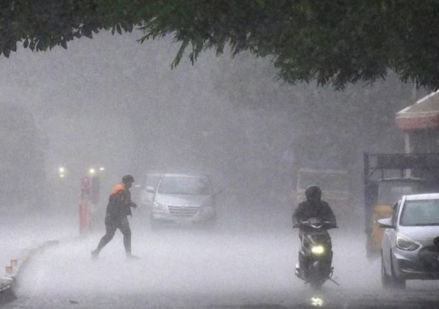मुंबईत अनेक ठिकाणी पाणी साचलं, अंधेरी सब वे पाण्याखाली