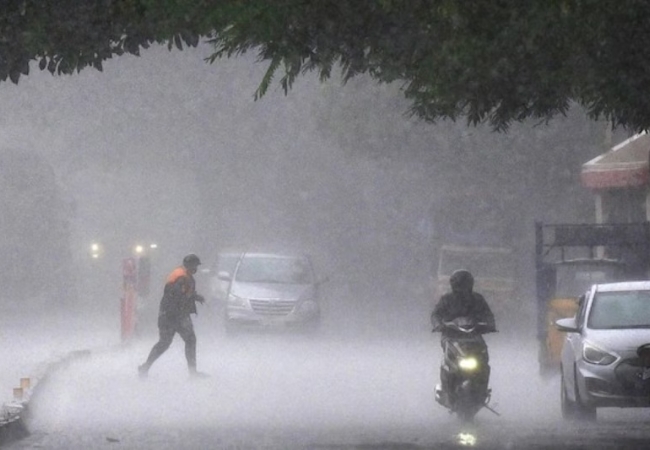 मुंबईत अनेक ठिकाणी पाणी साचलं, अंधेरी सब वे पाण्याखाली