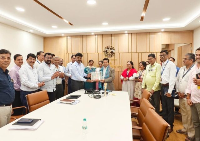 महाराष्ट्र सागरी मंडळाच्या अद्ययावतीकरणासाठी अधिकारी, कर्मचाऱ्यांनी एकत्रित काम करावे; बंदरे विकास मंत्री नितेश राणे यांचे निर्देश
