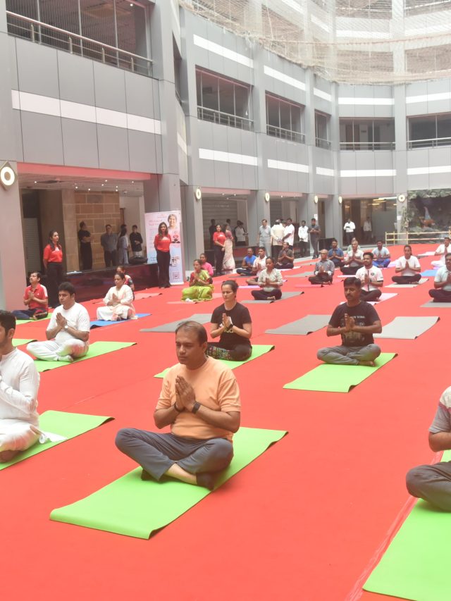Yoga Day: मंत्रालयात ११ वा आंतरराष्ट्रीय योग दिन साजरा