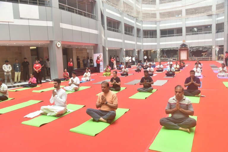 Yoga Day: मंत्रालयात ११ वा आंतरराष्ट्रीय योग दिन साजरा