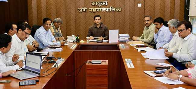 घोडबंदर रोड सिग्लनजवळ वेग  नियंत्रक पट्ट्या प्रायोगिक तत्वावर लावा