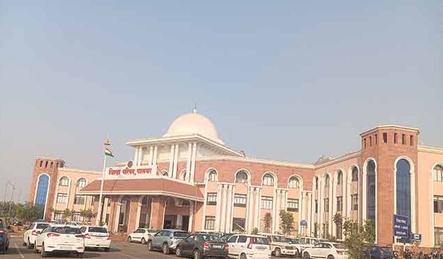 दुधाळ गाई-म्हशींसाठी  ११०० शेतकऱ्यांचे अर्ज