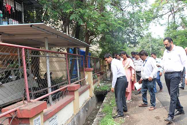 नालेसफाई असमाधानकारक आढळून आल्याने, स्वच्छता अधिकारी निलंबित