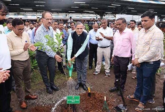 मध्य रेल्वेच्या 'गो ग्रीन' उपक्रमाचा शुभारंभ