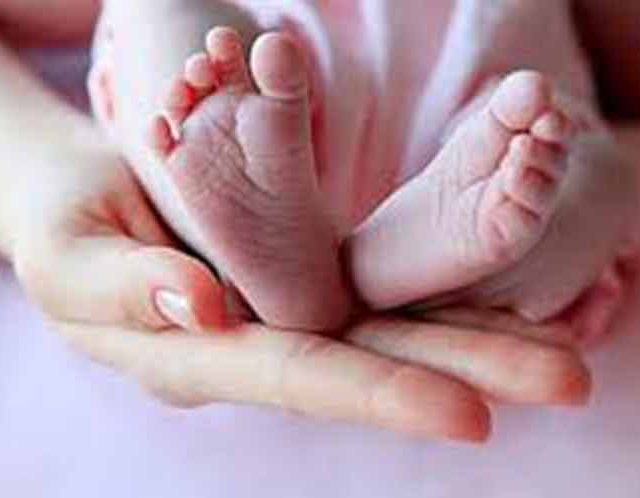 रुग्णवाहिकेच्या अभावी बाळाचा मृत्यू