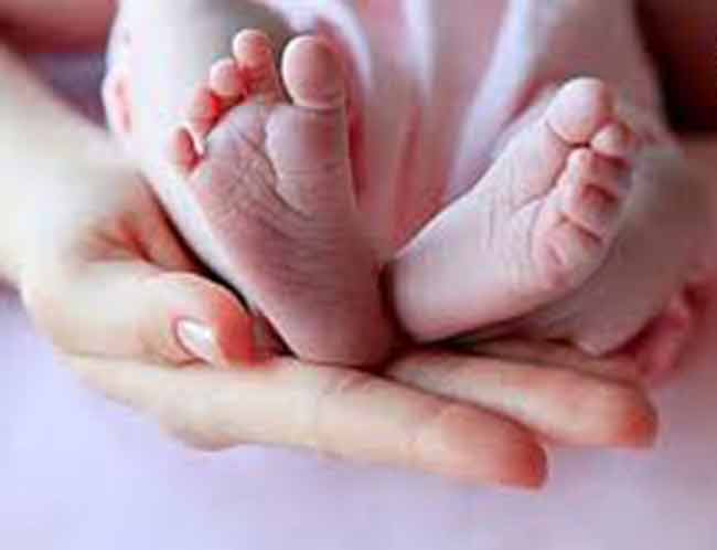 रुग्णवाहिकेच्या अभावी बाळाचा मृत्यू