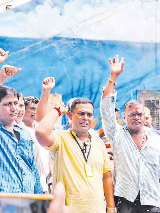 वृत्तपत्र विक्रेत्यांच्या मुळावर याल, तर खबरदार!