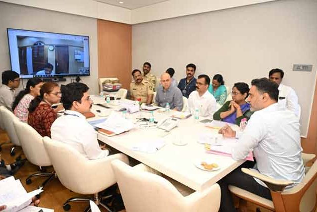 आर्थर रोड कारागृह पुनर्विकासाचा सुधारित प्रस्ताव सादर करावा