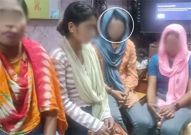 पुण्यातील बुधवार पेठेतून ५ बांगलादेशी महिला पोलिसांच्या ताब्यात