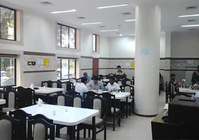 आमदार निवासातले कँटिन पुन्हा सुरू, कंत्राटदार तोच राहणार