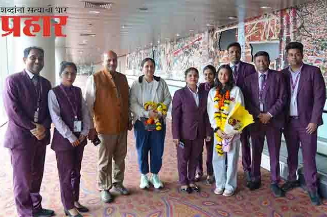 चेस चॅम्पियन दिव्या देशमुखचे मुंबईत भव्य स्वागत