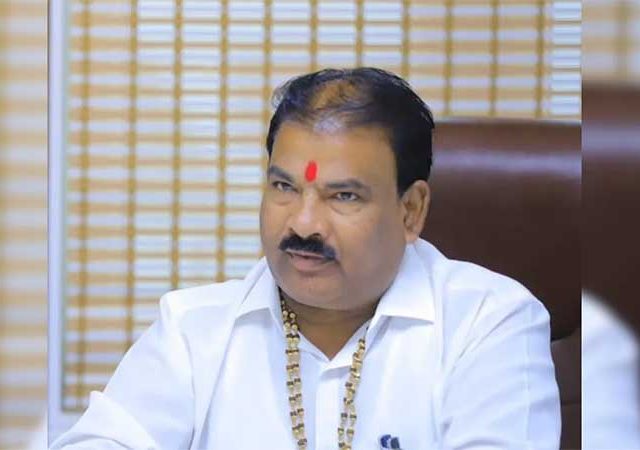संजय गायकवाड यांच्यावर आमदार निवास कँन्टीनमध्ये मारहाण केल्याप्रकरणी अदखलपात्र गुन्हा दाखल