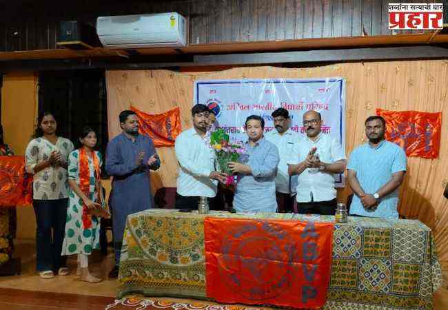 भविष्यातील नोकऱ्यांसाठी आत्ताच अभ्यास करा: नितेश राणे