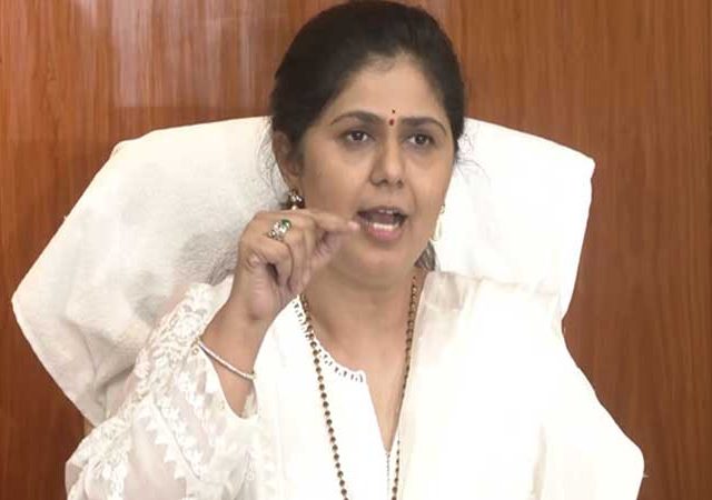 Pankaja Munde on Maratha reservation :  “ओबीसींवर अन्याय होऊ देणार नाही; मराठा आरक्षणावर पंकजा मुंडेंची ठाम भूमिका”
