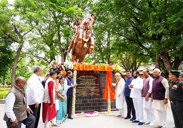 'थोरल्या बाजीरावांनी २० वर्षात ४१ लढाया जिंकल्या'