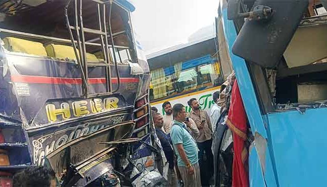 अमरनाथ यात्रा मार्गावर भीषण अपघात: ५ बस एकमेकांवर आदळल्या, ३६ यात्रेकरू जखमी!