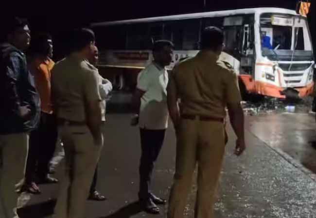 बुलढाण्यात वारकऱ्यांनी भरलेल्या एसटीचा अपघात; ३० वारकरी जखमी