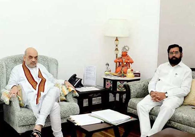शिंदेंच्या दिल्ली दौऱ्यात झालं काय ? चर्चेला उधाण